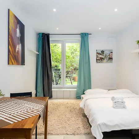 Park Krakowski Homely With Garden By Bookinghost Krasków