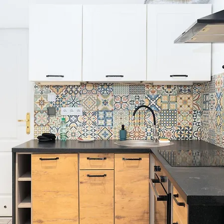 Park Krakowski Homely With Garden By Bookinghost *