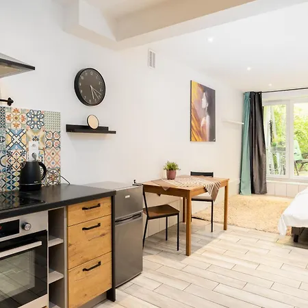 Park Krakowski Homely With Garden By Bookinghost * Krasków