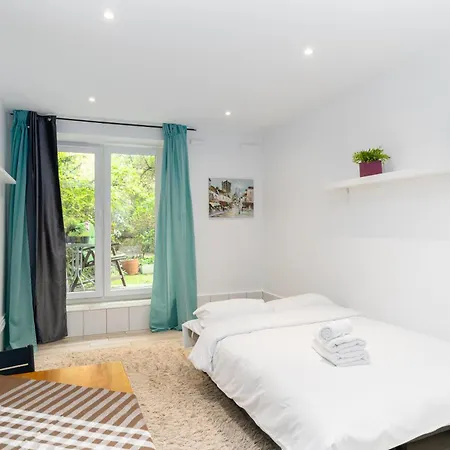 Park Krakowski Homely With Garden Apartment