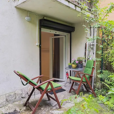 Apartment Park Krakowski Homely With Garden