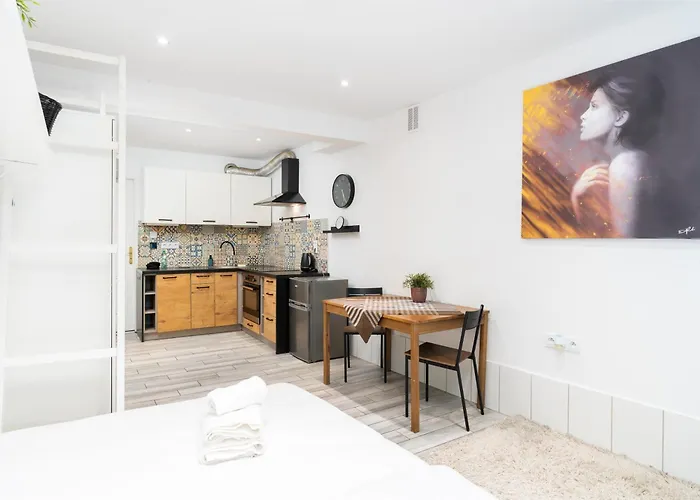 Park Krakowski Homely With Garden By Bookinghost Daire Krakow