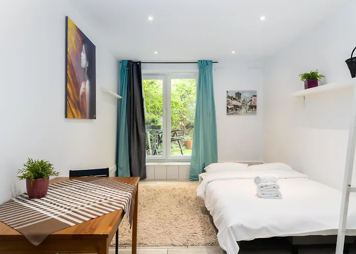 Park Krakowski Homely With Garden By Bookinghost Krakow