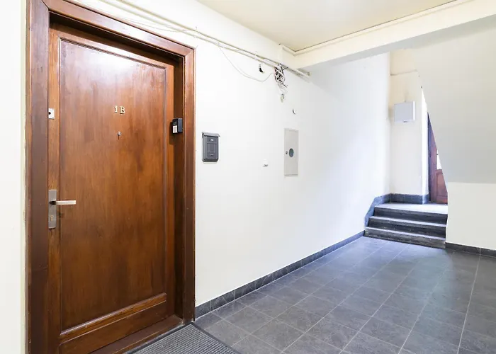 Park Krakowski Homely With Garden By Bookinghost Daire