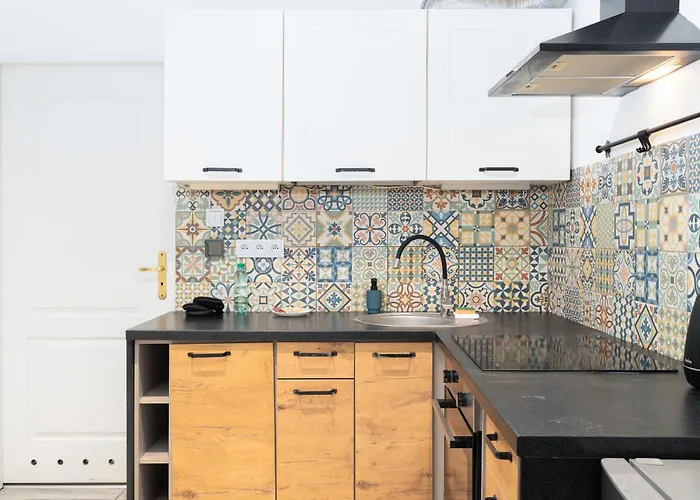 Park Krakowski Homely With Garden By Bookinghost *