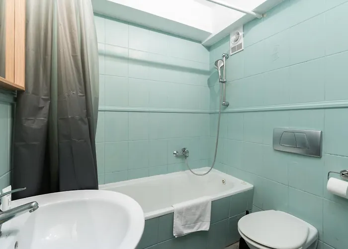 Park Krakowski Homely With Garden By Bookinghost Daire