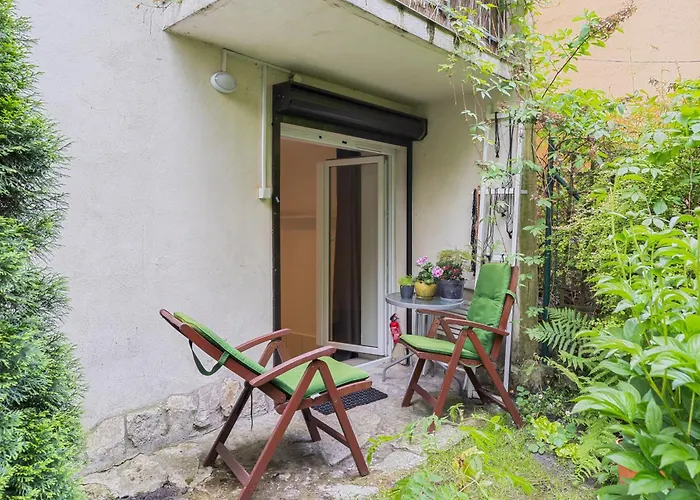 Daire Park Krakowski Homely With Garden By Bookinghost