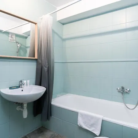 Park Krakowski Homely With Garden By Bookinghost דירה