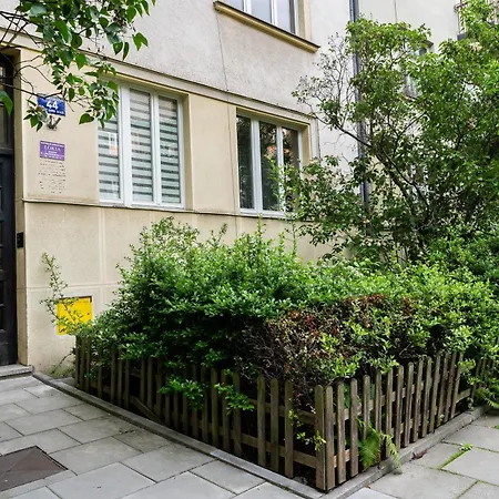 Park Krakowski Homely With Garden By Bookinghost דירה